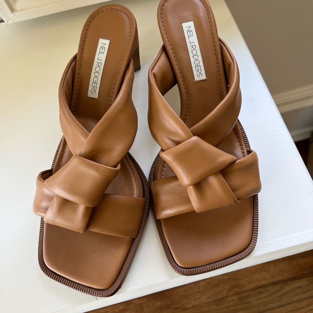 Neil Rodger’s heeled sandals size 8. Obi heel